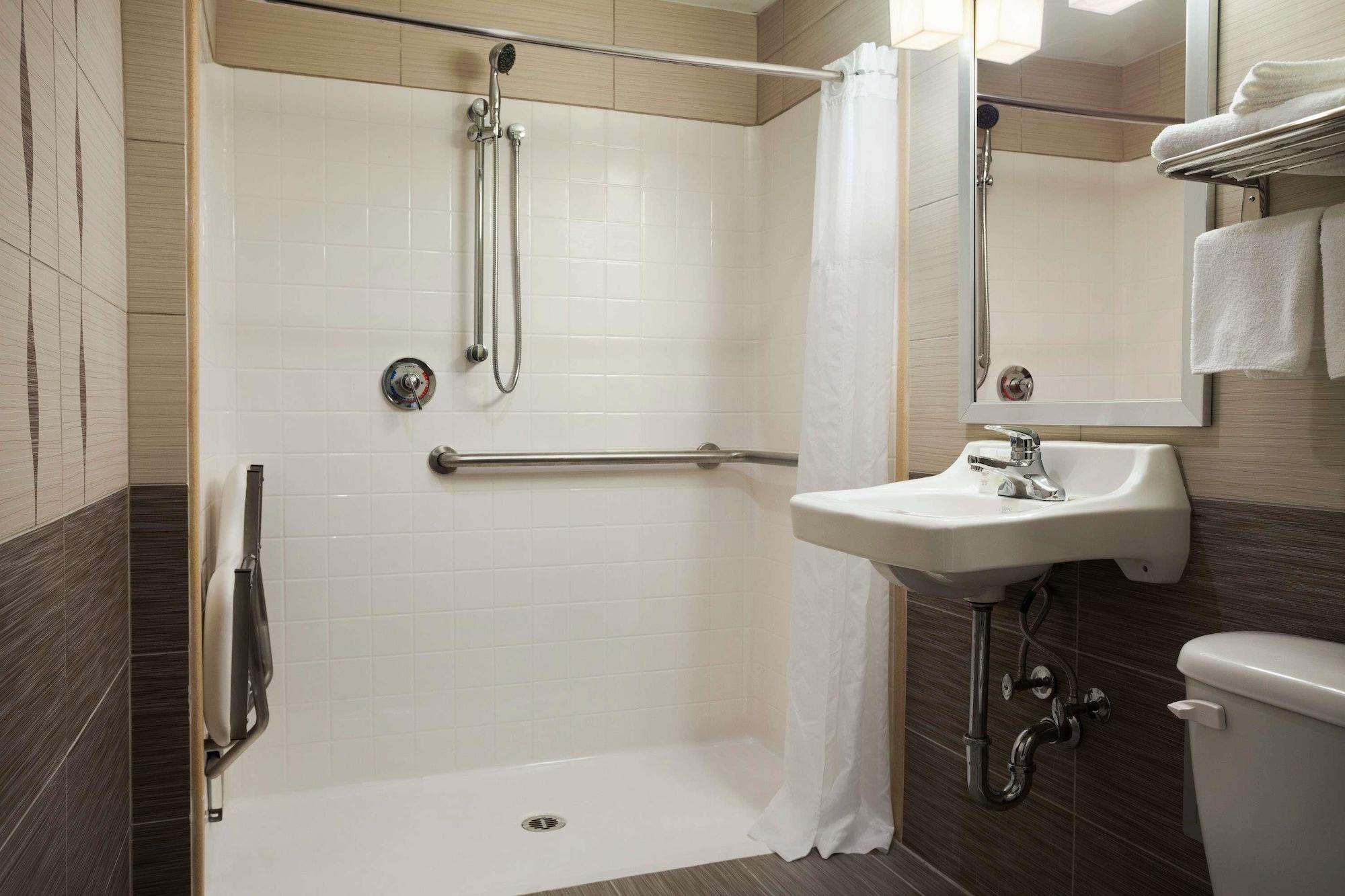 Hotel Super 8 Bronx New York Exterior foto