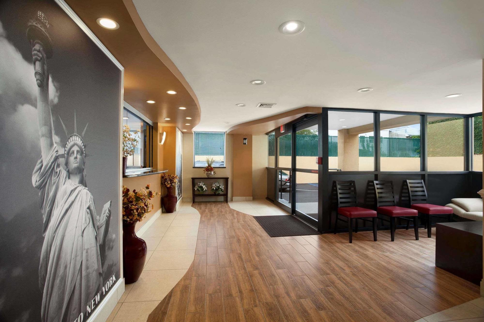 Hotel Super 8 Bronx New York Exterior foto